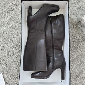 Elegant Brown Leather Women's Boots, 6.5